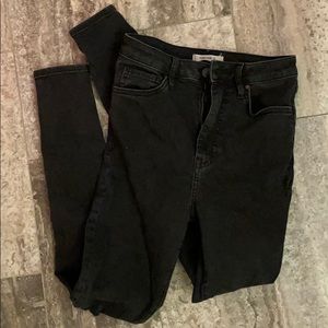 Black ripped skinny jeans